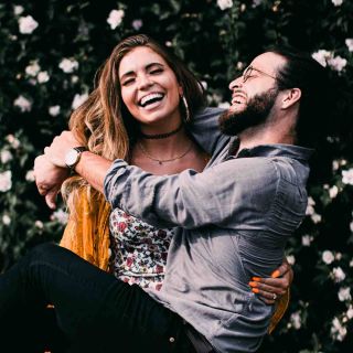 2 Ways Laughter Makes Love Stronger
