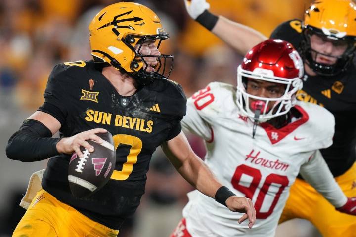 Deadspin | Arizona State QB Sam Leavitt (foot) out vs. Iowa State