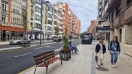 Así luce el mobiliario "de última generación" del nuevo bulevar hostelero de Oviedo