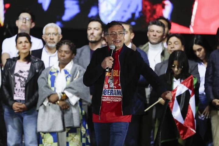 Gustavo Petro propone comité ciudadano para promover Asamblea Constituyente