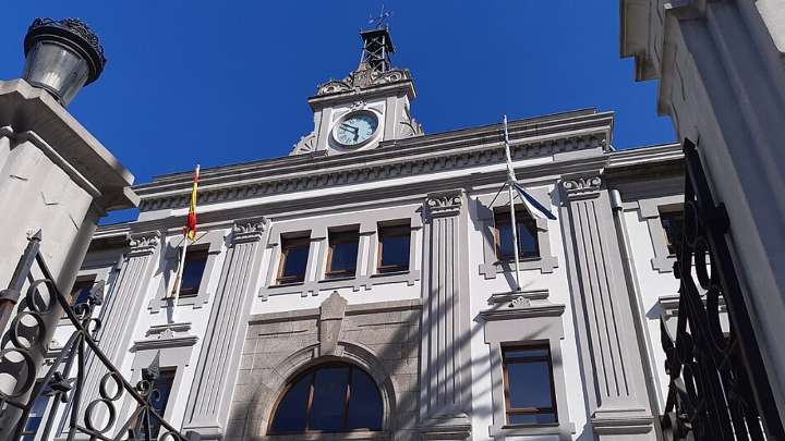 Un infarto del abogado obliga a aplazar un juicio por agresión sexual en A Coruña
