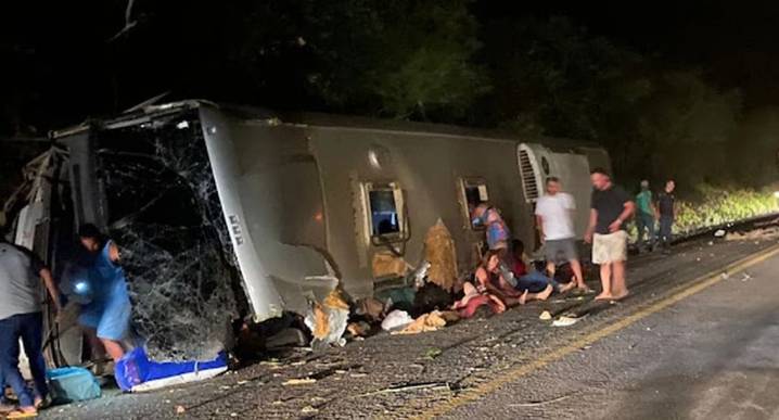 Brasil: Al menos 15 muertos en un accidente de un autobús en el noreste del país últimas