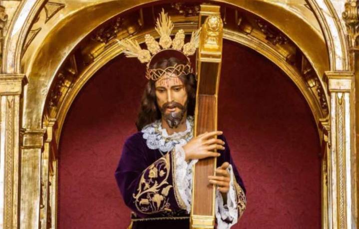 El pueblo de Toledo que procesiona con su Cristo «marinero» en una barca