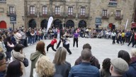 El baile (y la electrónica) revolucionan la plaza del Marqués de Gijón con tres actuaciones