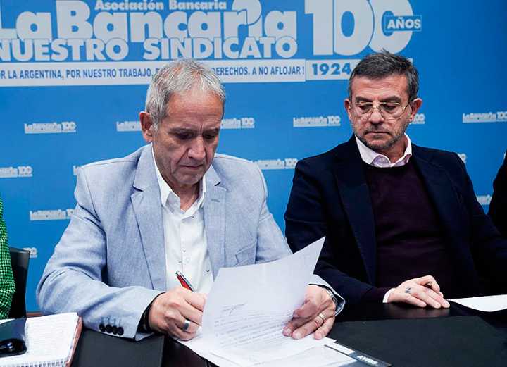 La Bancaria actualizó sueldos y bonos del sector con salario inicial de más de $1.900.000