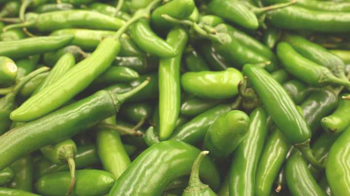 ¿Droga enchilada?: Autoridades aseguran una tonelada de narcóticos ilegales escondidos en cajas de chiles