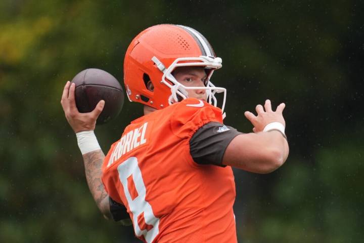 Browns QB Dillon Gabriel is confident for his 1st NFL start and jokes that his dad needs a passport