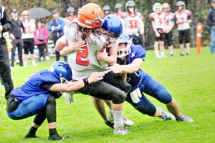 Ballenas Whalers silence Spectrum Thunder in BC High School Football matchup