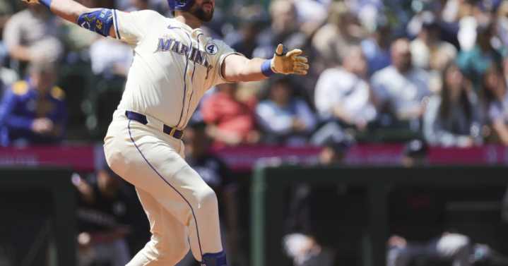 Multiple Mariners named Silver Slugger finalists, award announced next month