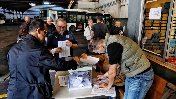 Los conductores de villavesas toman una decisión sobre la huelga tras una ajustada votación
