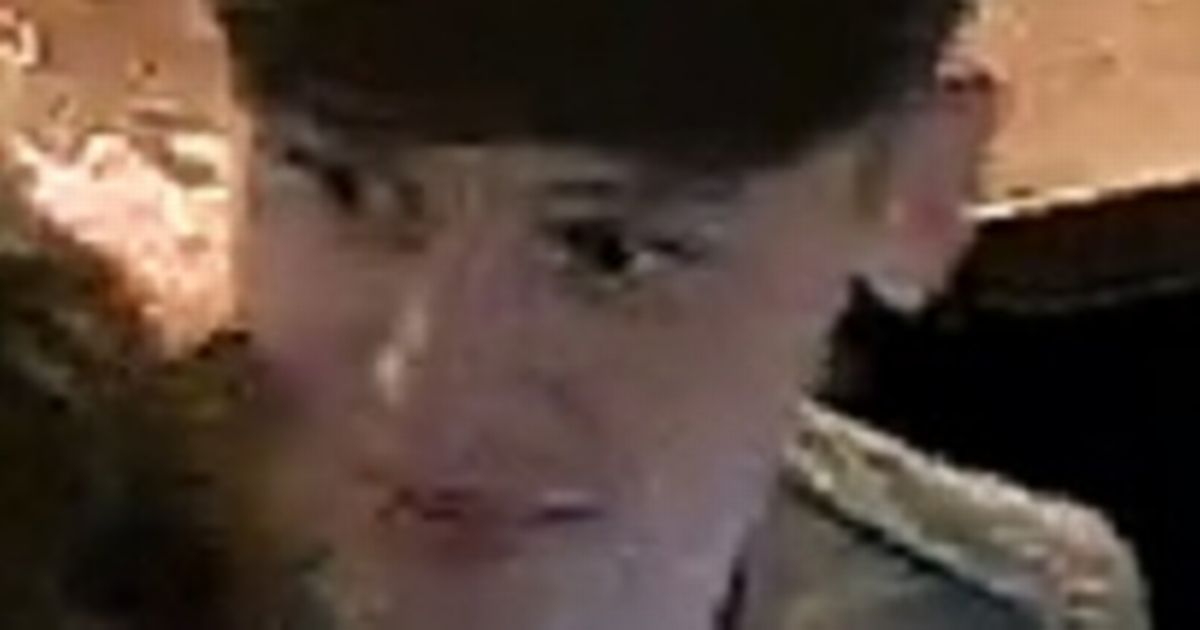 Barbican pub punter punches staff as they try to get past