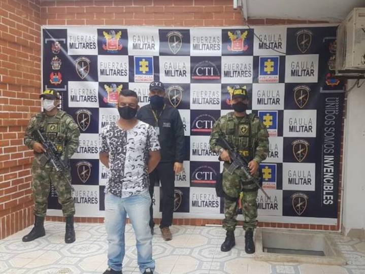 Expulsado abogado por fuga de disidente 