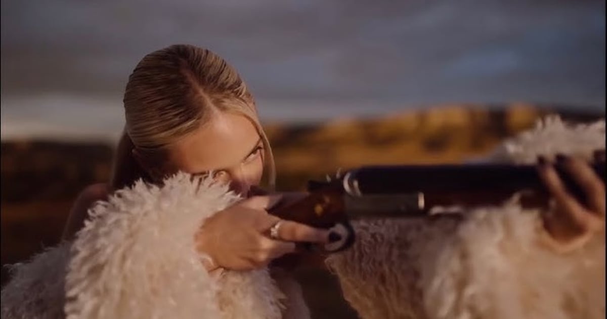 Ana Mena canta “tengo 10 mil formas de matarte”… ¿se permitiría si fuera hombre?