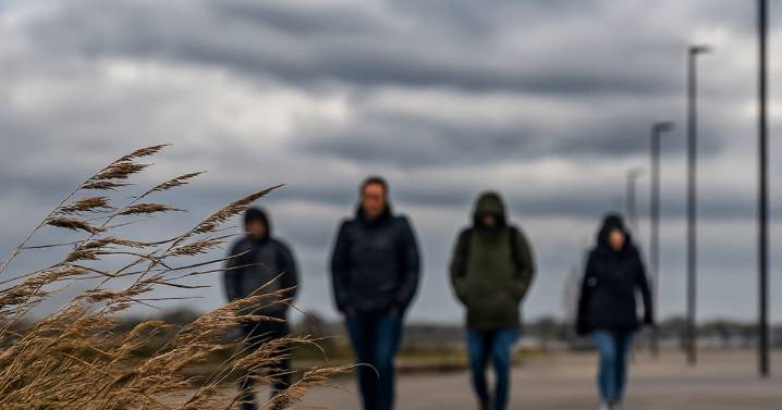 Frente frío número 5 se aproxima a Sonora con vientos fuertes y descenso de temperatura