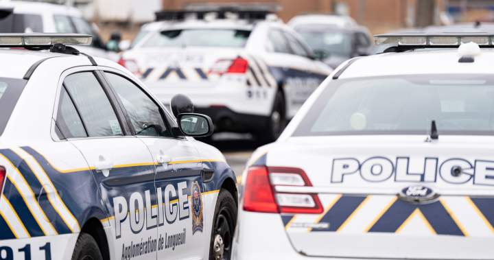 Newborn baby left at doorstep of Longueuil, Que, home, police investigating