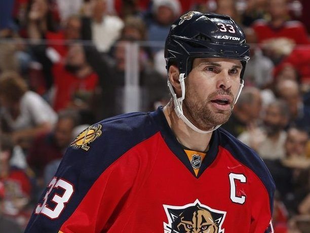 Woman alleges ex-Canuck Willie Mitchell sexually assaulted her in 2022