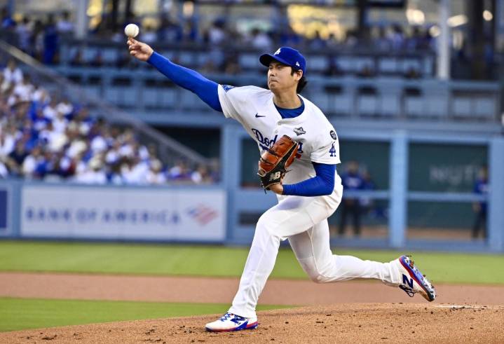 PHOTOS: Dodgers vs. Blue Jays in World Series, Game 4