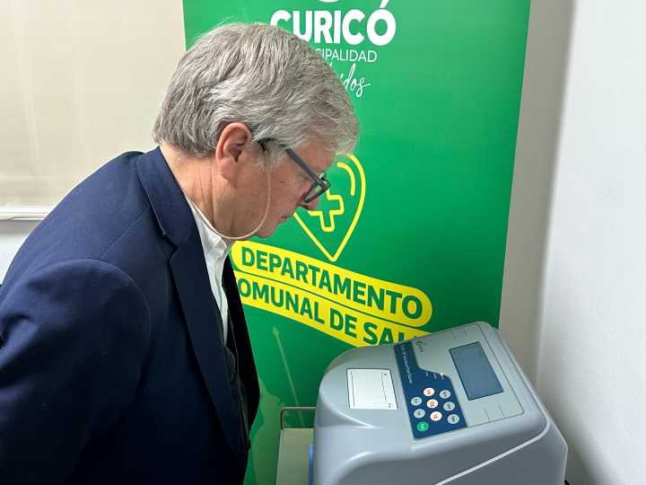 Curicó avanza en detección precoz del cáncer gástrico con test no invasivo de aire espirado