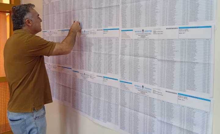 Los comicios se desarrollan con normalidad en la provincia y el nivel de participación electoral ronda el 24%