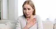 NHS warns 'call 999' if you spot these two symptoms of blood clot