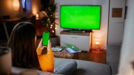 Si perdió el control del televisor, así de fácil y práctico puede usar el celular para acceder a sus funciones sin complicaciones