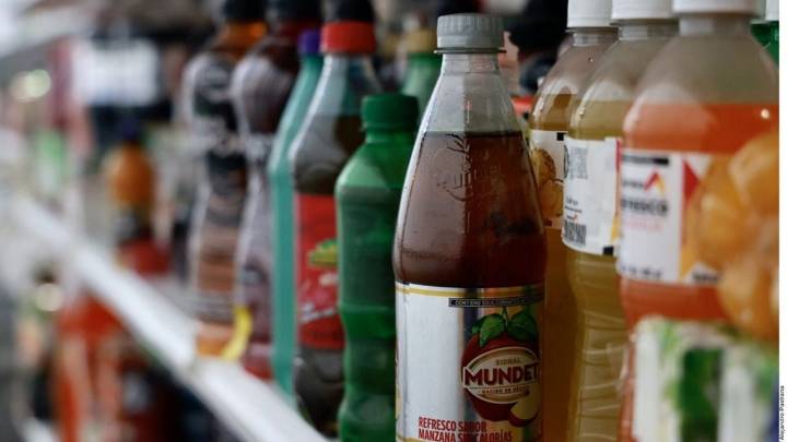 Vigilarán reducción de azúcar en refrescos