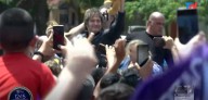 El “regalo” alusivo a Cristina Kirchner que Milei recibió en Chaco: “Es libertad o tobillera”
