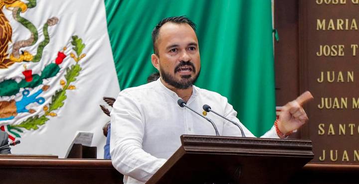 Que nuestro guía sea el amor al pueblo y no el miedo a él: Hugo Rangel