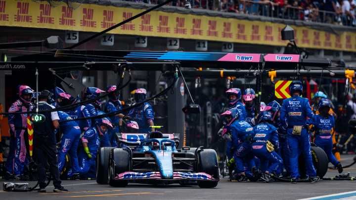 El piloto Esteban Ocon relata las secuelas de su accidente en Miami: “Me mareé en la ducha y orinaba rojo”