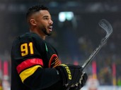 Photos: Canucks start season against Flames at Rogers Arena
