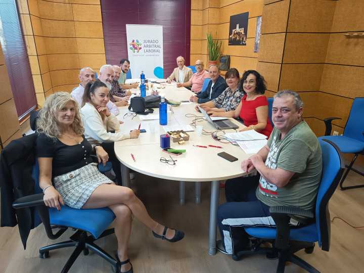 Nuevo convenio del pequeño y mediano comercio en Cuenca: subida salarial y derecho a la desconexión digital