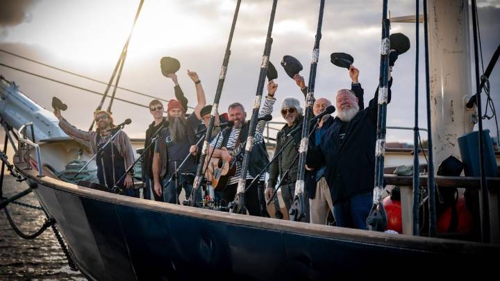 Leeuwin returns to Fremantle port after more than 100 days in repairs from catastrophic crash