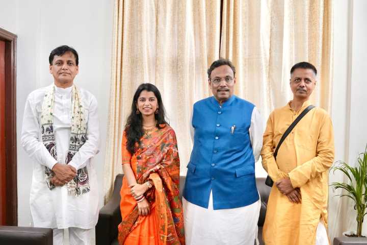‘Daughter of Mithila’ to contest Bihar polls on BJP ticket? Maithili Thakur eyes political innings