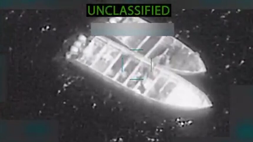 Estados Unidos ataca cuatro embarcaciones en el Pacífico, dejando 14 muertos en su más reciente operación militar.