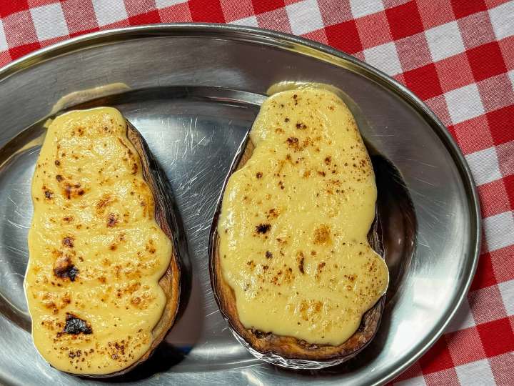 Berenjenas con salsa Mornay, la hermana forzuda de la bechamel