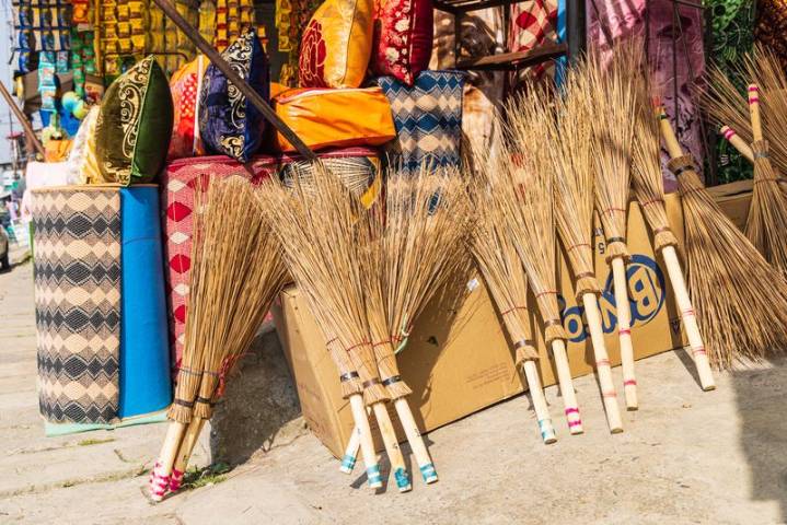 'Sweep away negativity' with broom this Dhanteras and why it's a must