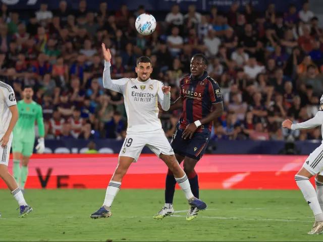 Man Utd one of the three PL clubs 'keeping tabs' on £35m La Liga attacker