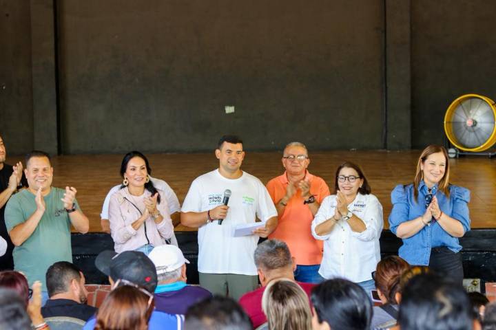 Alcalde Morel David Rodríguez mejora calidad de vida de los maneirenses con ayudas sociales