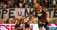¡Zurdazo letal en Trujillo! Pérez Guedes puso el 1-0 de Universitario ante Alianza Atlético [VIDEO] El volante argentino sacó un disparo potente desde fuera del área y, con suspenso, abrió el marcador