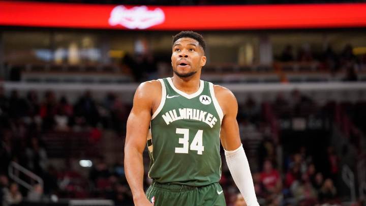 Giannis Antetokounmpo planea jugar en Europa después de la NBA