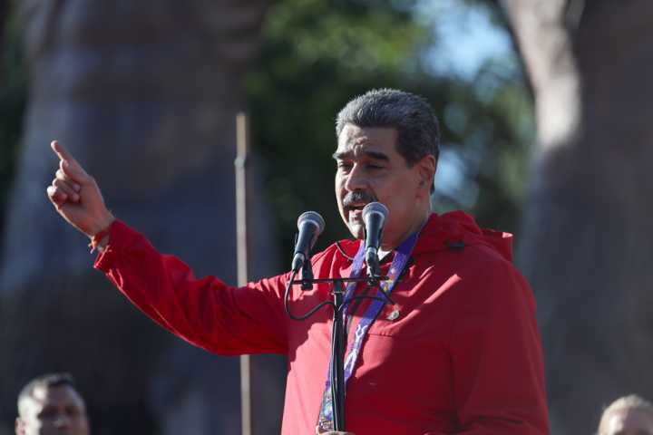 Maduro pide crear brigadas milicianas con indígenas de Suramérica para defender Venezuela