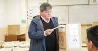 Leguizamón emitió su voto y remarcó "la importancia que los santacruceños se acerquen a votar y elijan a sus representantes"