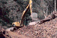 Avanza la rehabilitación de caminos en zonas afectadas por lluvias en Hidalgo