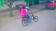 Robo en el barrio Mariano Moreno: motochorros asaltaron a una mujer que regresaba…