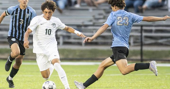 Three soccer squads grab top District 4 seeds