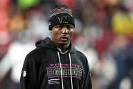 Commanders to Sign Former First