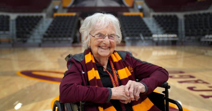 Sister Jean, nun who became a national icon during Loyola Chicago's Final Four run, dies at 106