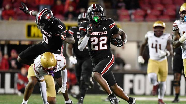 Issac Brown helps No. 19 Louisville run away from Boston College, 38