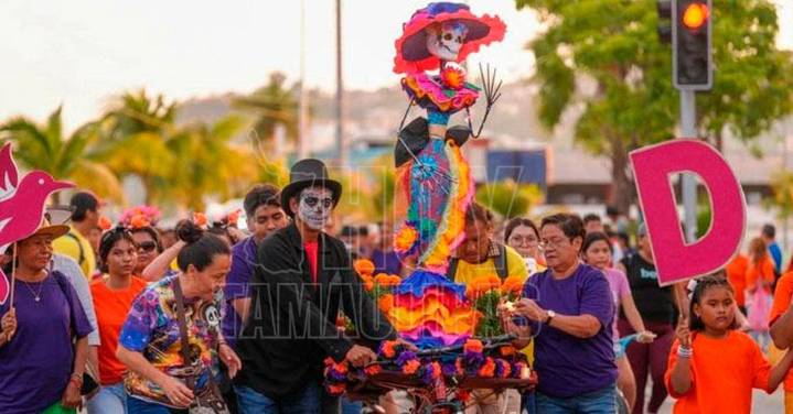 Juventudes mexicanas ruedan por la paz y la vida en colorida jornada del IMJUVE