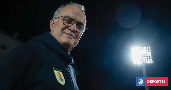 Marcelo Bielsa emociona a todos en despedida de ’Chupete’ Suazo: "Aprendí a quererlo y respetarlo"